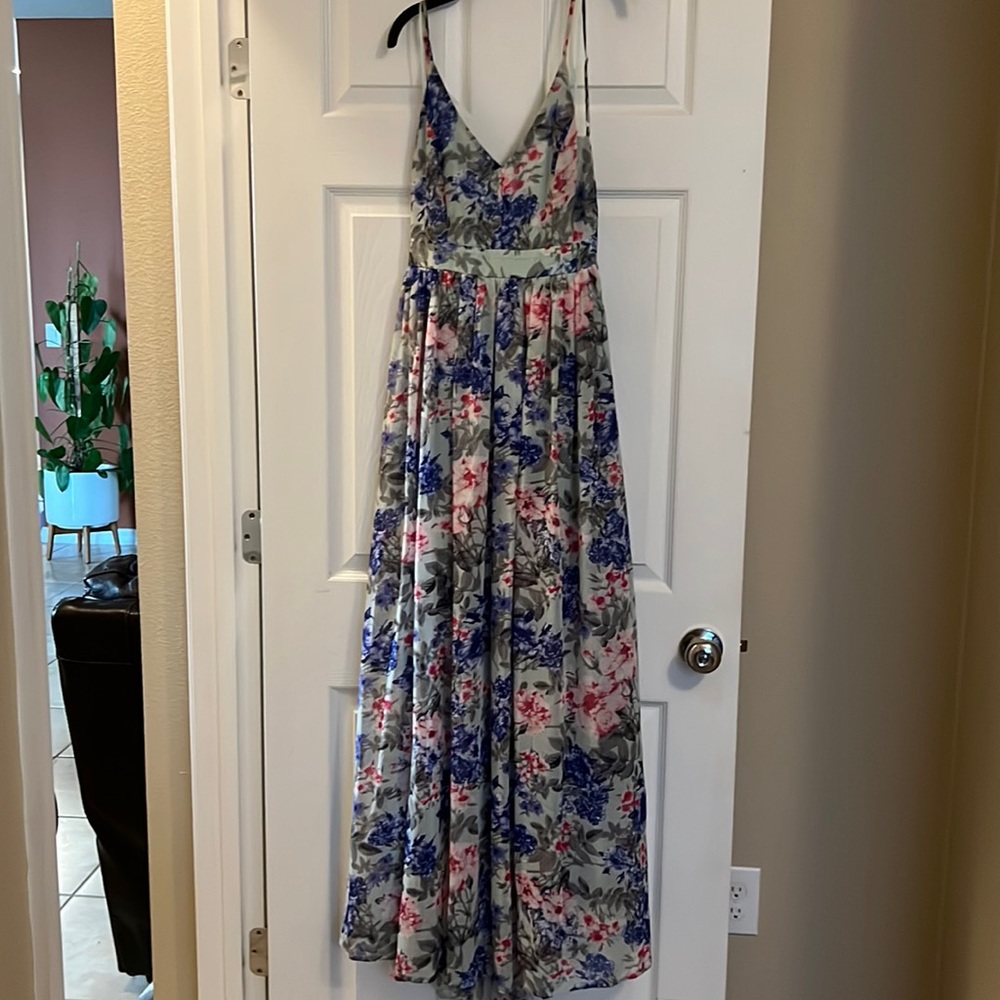 Fashion nova beautiful floral dress. Size L. Preowned.